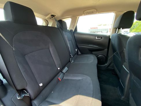 Used 2013 Nissan Rogue S FWD image 12