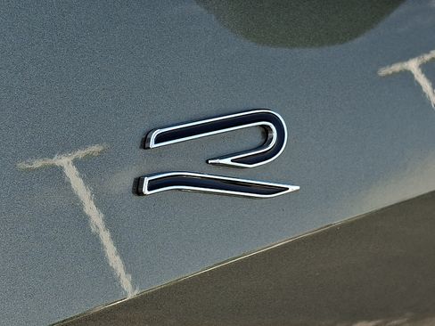 Certified 2026 Volkswagen Tiguan SE R-Line FWD image 32