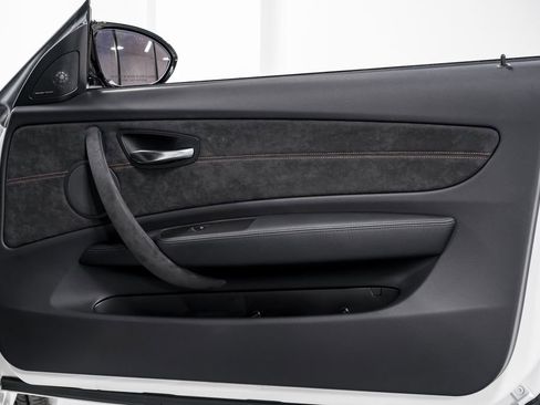 Used 2011 BMW 1 Series M image 32