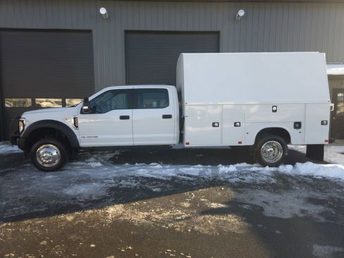 Used 2022 Ford F550 4x4 Crew Cab Super Duty w/ Power Equipment Group image 1