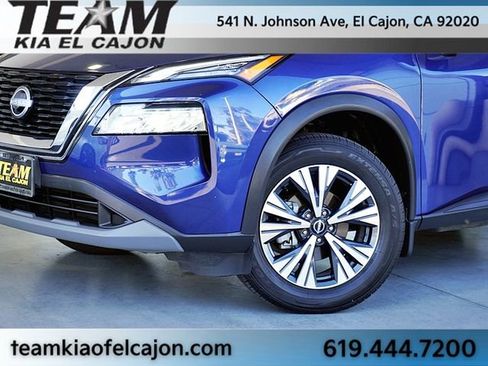 Used 2022 Nissan Rogue SV image 3
