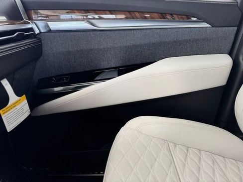 New 2026 Cadillac Escalade Platinum Luxury w/ LPO, Floor Liner Package AWD/4WD image 27