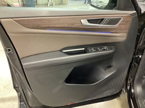 Used 2024 Volkswagen Atlas SEL image 11