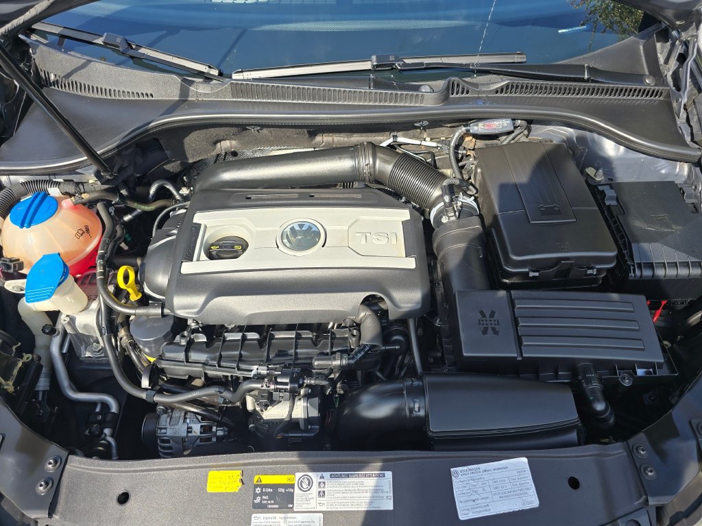 Used 2014 Volkswagen GTI Wolfsburg Edition FWD image 33