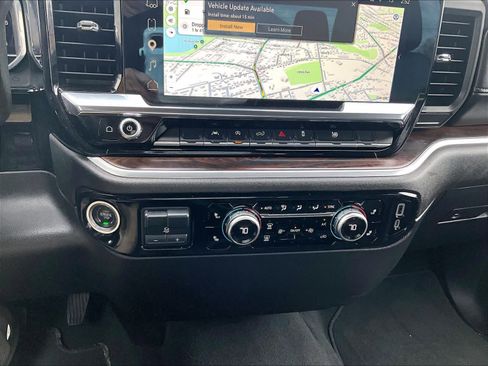 Used 2025 GMC Sierra 1500 SLT image 25