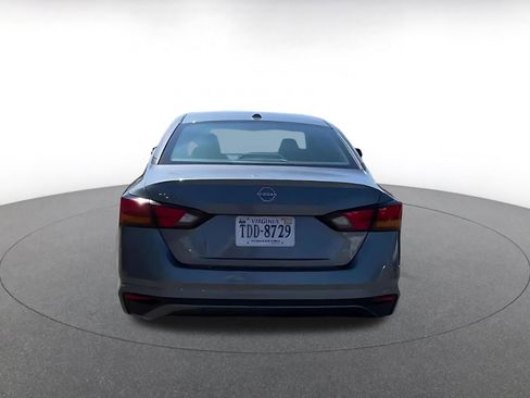 Used 2025 Nissan Altima 2.5 SV image 12