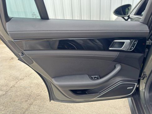 Used 2022 Porsche Panamera 4 image 47