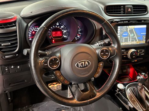 Used 2019 Kia Soul + image 13