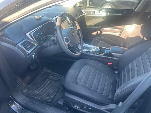 Used 2016 Ford Fusion SE FWD image 9