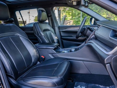 Used 2024 Jeep Grand Cherokee L Limited w/ Luxury Tech Group II image 23