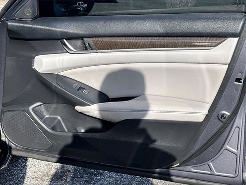 Used 2019 Honda Accord EX image 23
