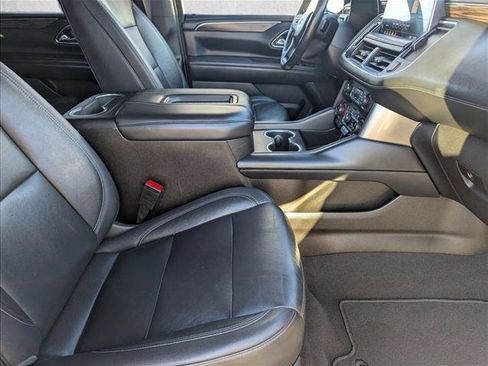 Used 2021 Chevrolet Suburban LT image 20