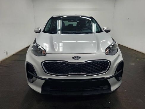 Used 2022 Kia Sportage LX image 2