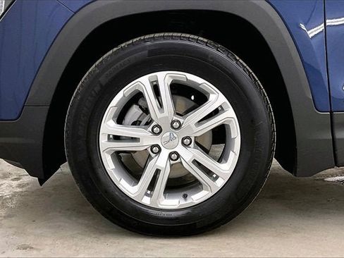 Certified 2022 GMC Terrain SLE w/ Driver Convenience Package image 10