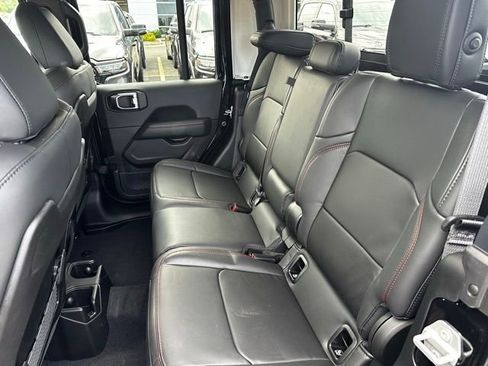 New 2025 Jeep Gladiator Rubicon w/ Convenience Group image 30