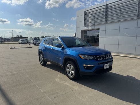 Certified 2021 Jeep Compass Latitude w/ Convenience Group image 2