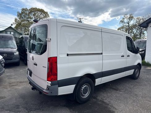 Used 2021 Mercedes-Benz Sprinter 1500 w/ Premium Package image 8
