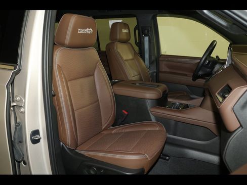 Used 2021 Chevrolet Tahoe High Country w/ Premium Package image 35