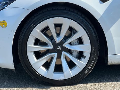 Used 2022 Tesla Model 3 Long Range AWD/4WD image 27