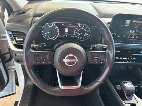 Used 2023 Nissan Rogue SL AWD/4WD image 27