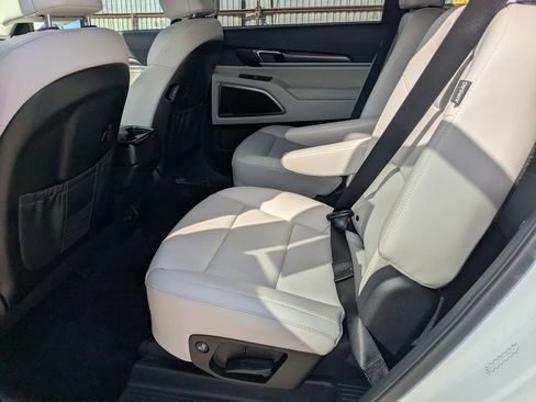 Used 2025 Kia Telluride S image 25