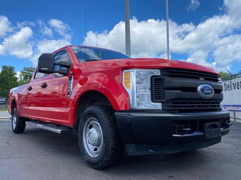 Used 2017 Ford F350 XL w/ Camper Package RWD image 24