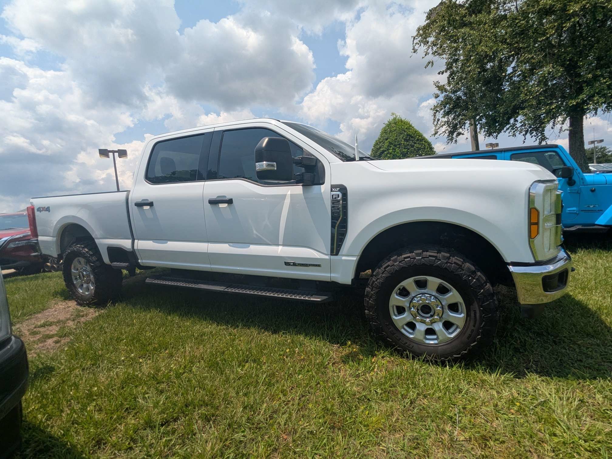 Used 2024 Ford F250 XLT AWD/4WD image 3