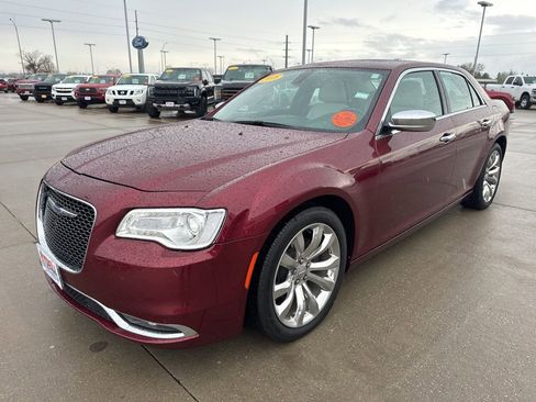 Used 2018 Chrysler 300 Limited w/ Light Group image 24