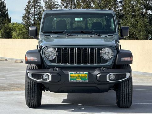 New 2026 Jeep Gladiator Sport AWD/4WD image 6