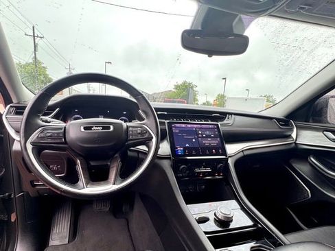 Used 2021 Jeep Grand Cherokee L Limited AWD/4WD image 10