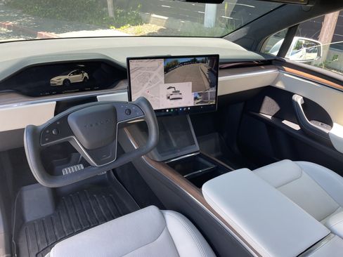 Used 2022 Tesla Model X AWD/4WD image 3