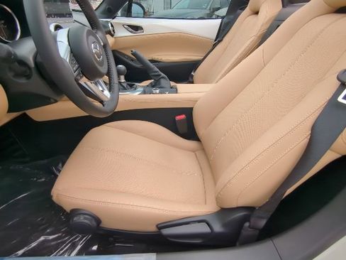 New 2025 MAZDA MX-5 Miata RF Grand Touring image 5