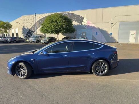 Used 2019 Tesla Model 3 Standard Range Plus image 11