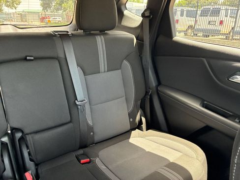 Used 2025 Chevrolet Blazer LT FWD image 33