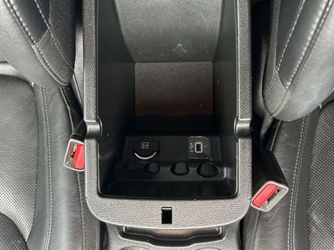 Used 2019 Jeep Cherokee Limited image 30