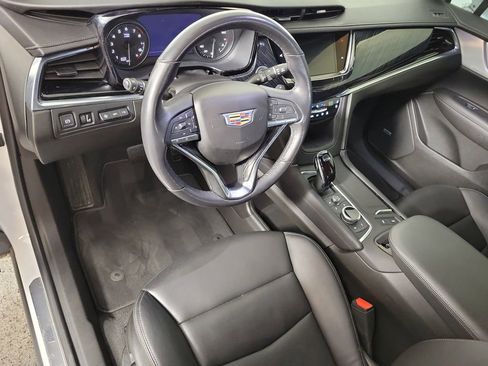 Used 2023 Cadillac XT6 Premium Luxury w/ Technology Package FWD image 11