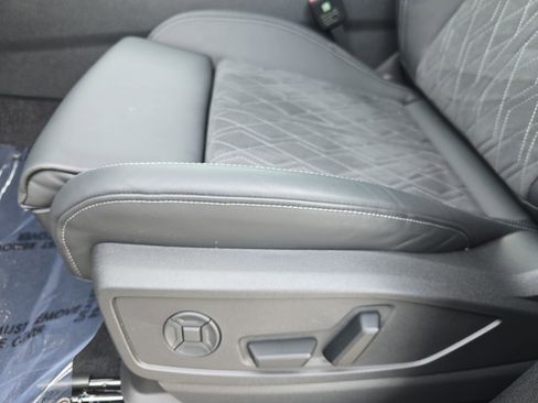 Used 2025 Audi SQ5 Premium Plus image 28