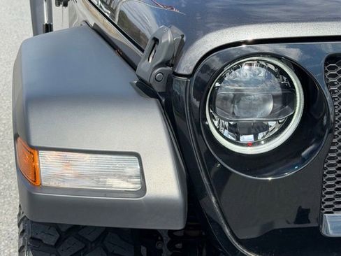 Used 2023 Jeep Wrangler Unlimited Sport AWD/4WD image 16