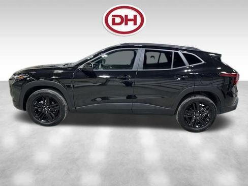 Used 2025 Chevrolet Trax ACTIV w/ Sunroof Package image 8