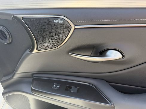 Used 2019 Lexus ES 350 F Sport w/ Accessory Package 2 FWD image 20