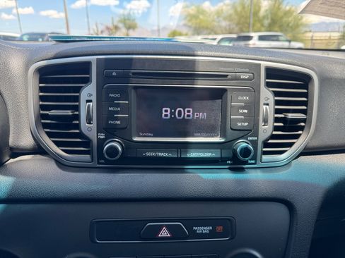 Used 2018 Kia Sportage LX FWD image 12