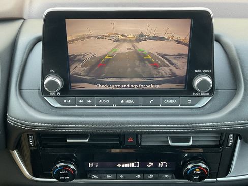 Used 2022 Nissan Rogue SV image 14