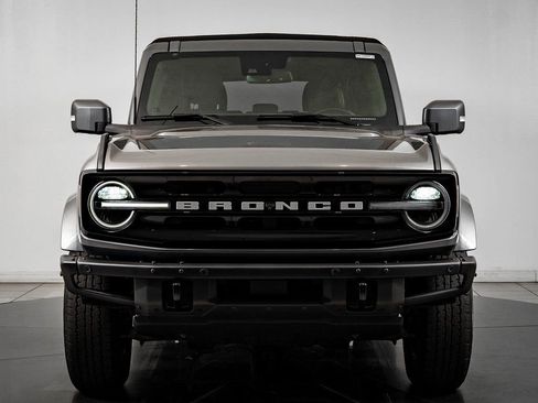 Used 2022 Ford Bronco Outer Banks image 2