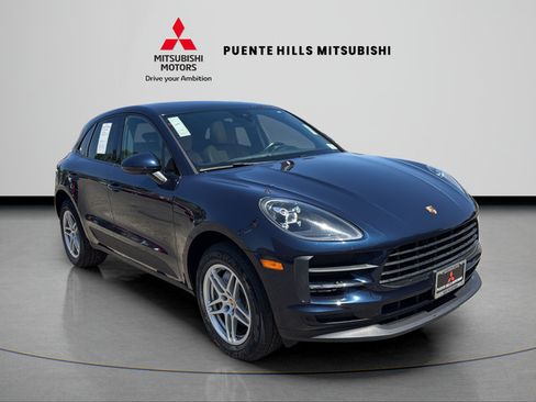 Used 2021 Porsche Macan AWD/4WD image 3