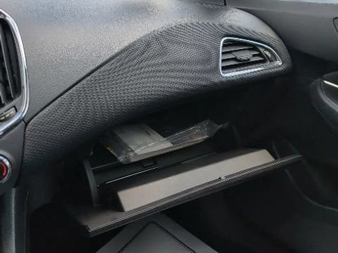 Used 2016 Chevrolet Cruze LT FWD image 19