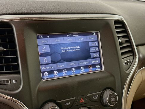 Used 2018 Jeep Grand Cherokee Limited image 19