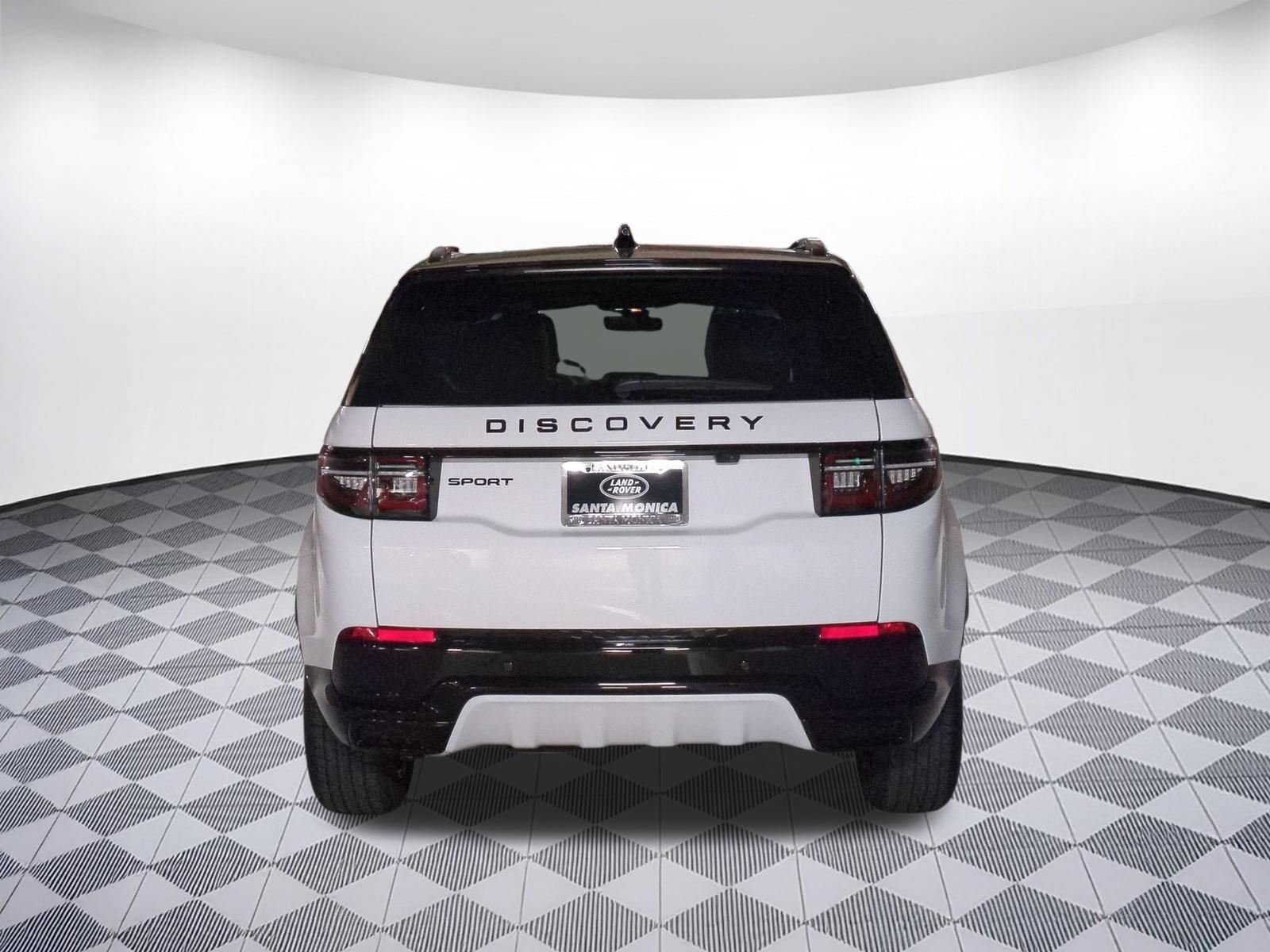 New 2026 Land Rover Discovery Sport Landmark AWD/4WD image 4