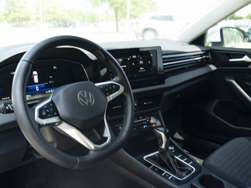 Certified 2025 Volkswagen Jetta S FWD image 15