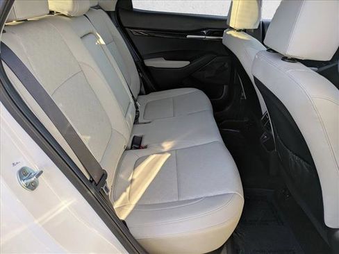 Used 2022 Kia Seltos EX image 19
