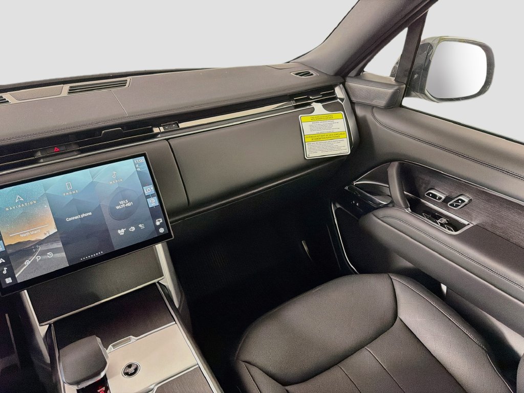 New 2026 Land Rover Range Rover Long Wheelbase SE AWD/4WD image 25